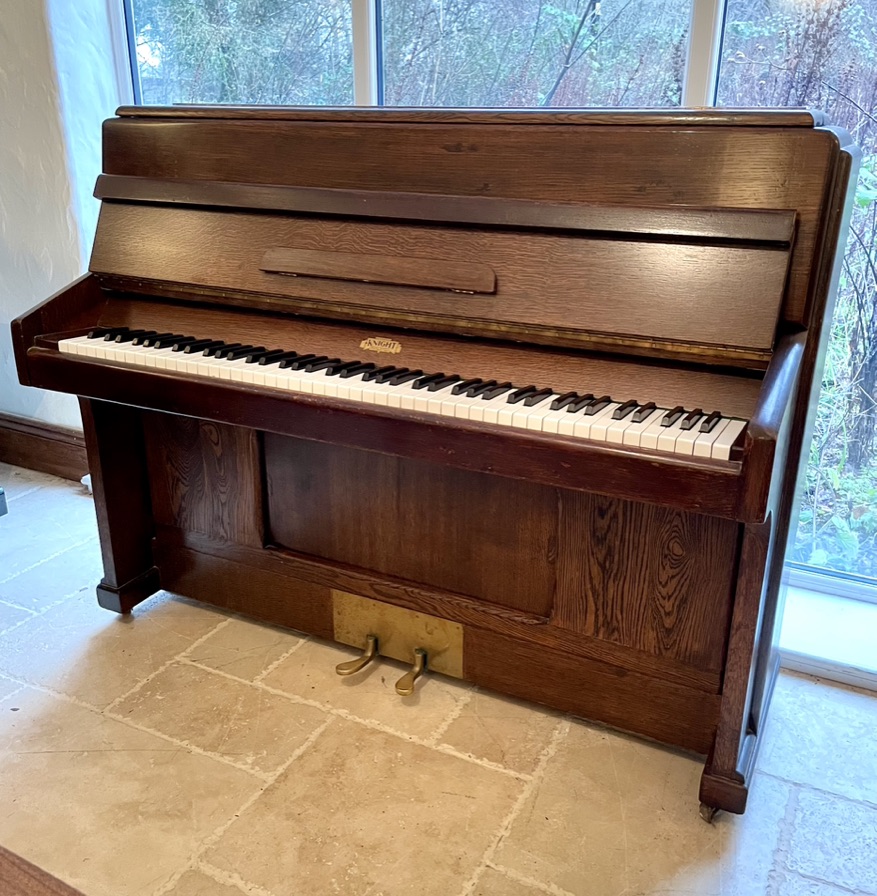 Knight K10 in Oak
